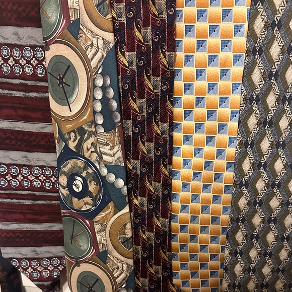 Elegant Patterned Tie Collection - Picture 3 of 10
